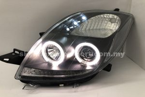 Toyota Yaris 06-Up Projector H/L LED Ring Black (H1)