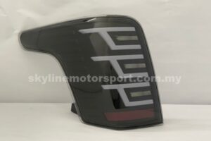 Mitsubishi Triton 16-17 Led T/L Light Bar JDM Black (WSRF)